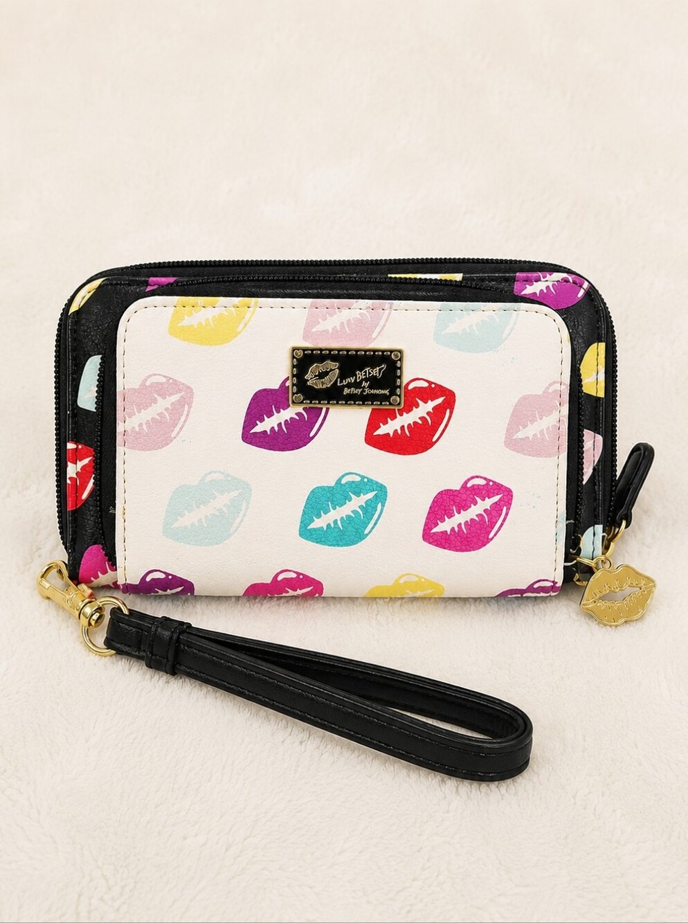 Betsey Johnson Luv Betsey Lip Print Double Zip Wristlet Wallet